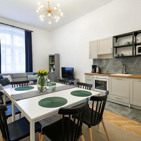 Wawelove Spacious 3 Bedroom Apt 1 Min To Main Sq! كراكوفيا المظهر الخارجي الصورة